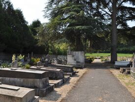Les tombes du cimetière
